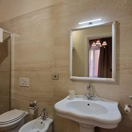 La Perla Del Borgo B&B 피사