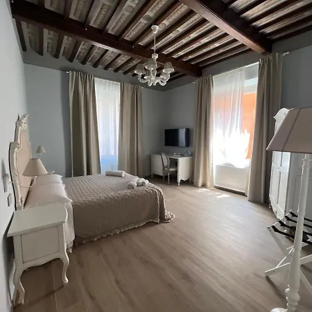 La Perla Del Borgo B&B 피사