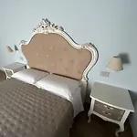 La Perla Del Borgo Nocleg ze śniadaniem 4*
