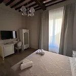 Nocleg ze śniadaniem La Perla Del Borgo 4*