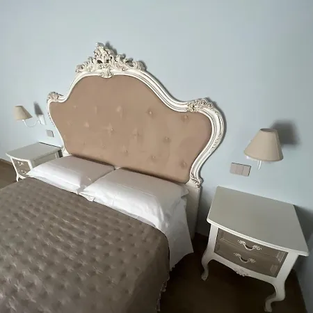La Perla Del Borgo Bed and Breakfast 4*