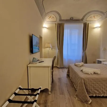 Alojamento de Acomodação e Pequeno-almoço La Perla Del Borgo 4*